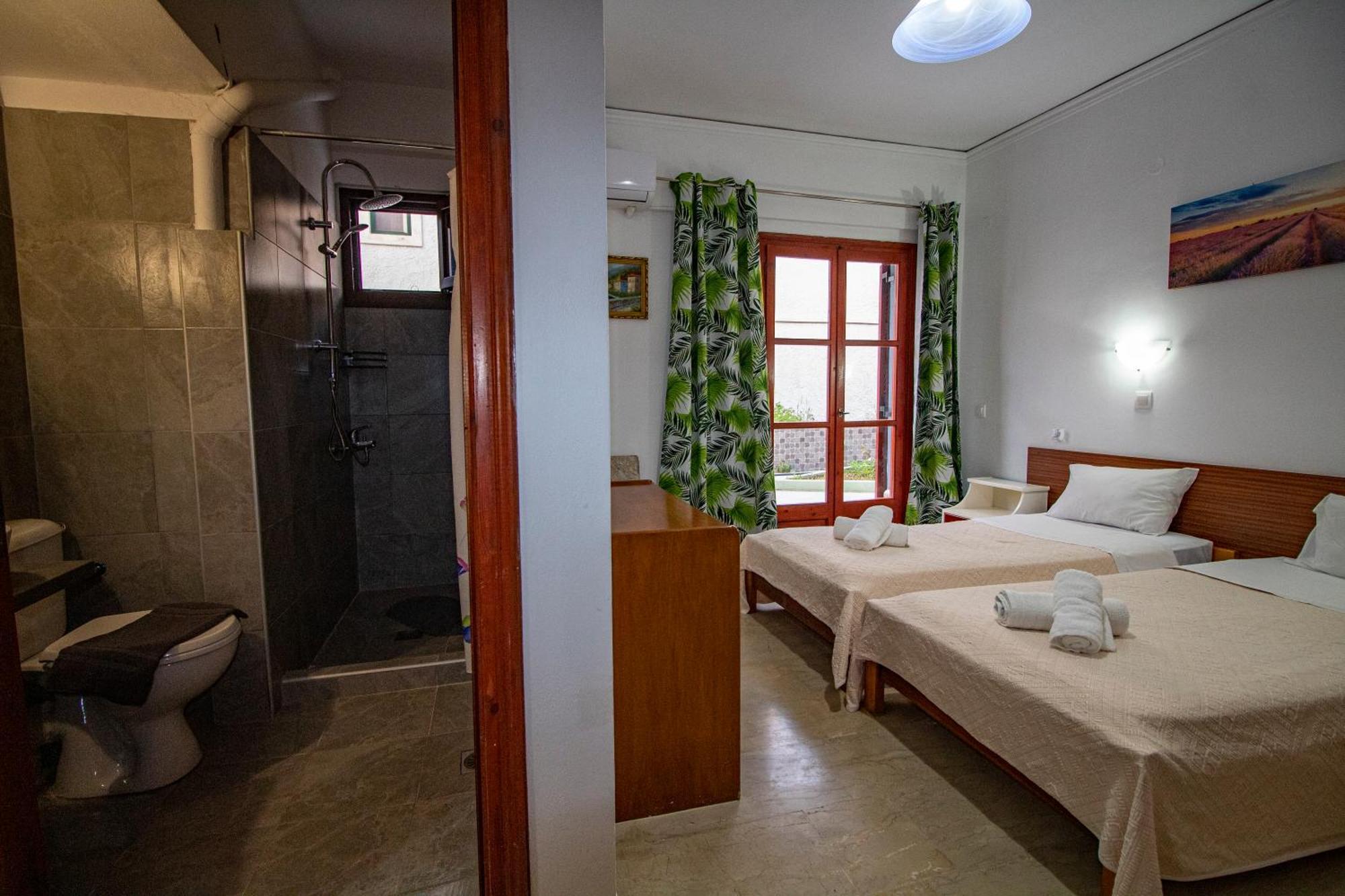 Aparthotel Harry's Bar & 1 Acharavi (Corfu)