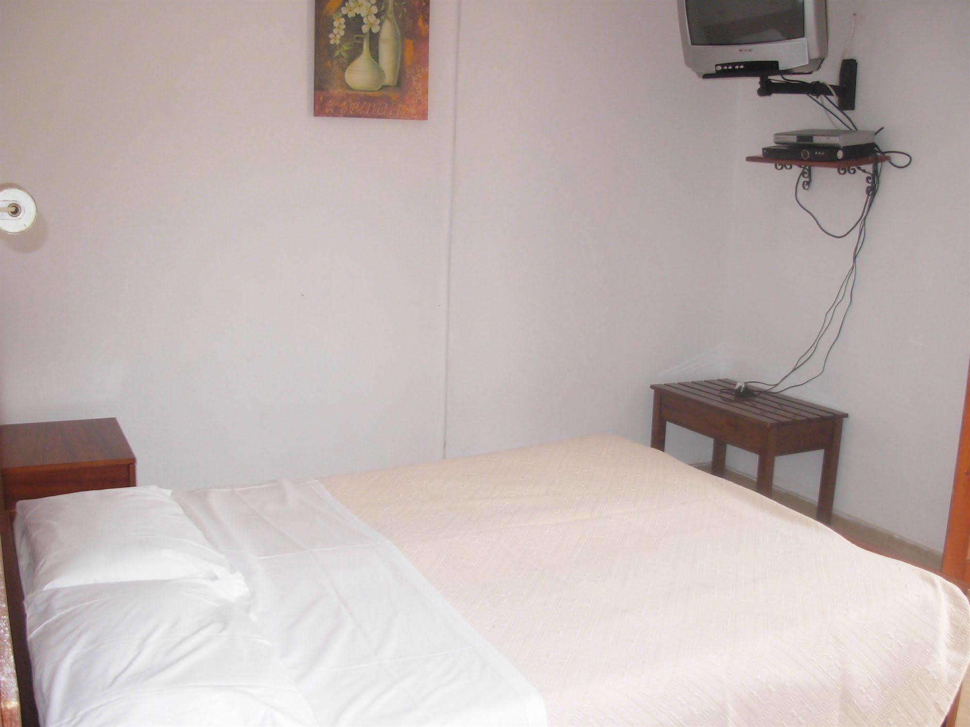 Harry's Bar & 1 Aparthotel 2*